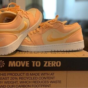 Women’s Air Jordan 1 Low SE